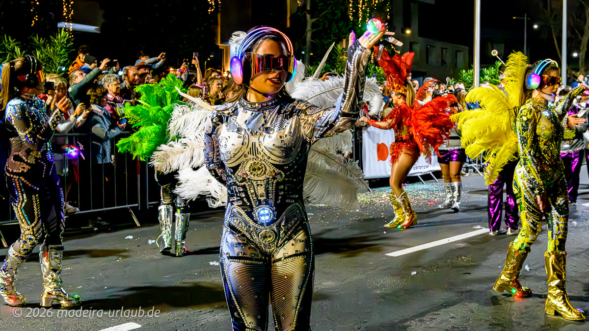 Allegorische Parade beim Karneval auf Madeira