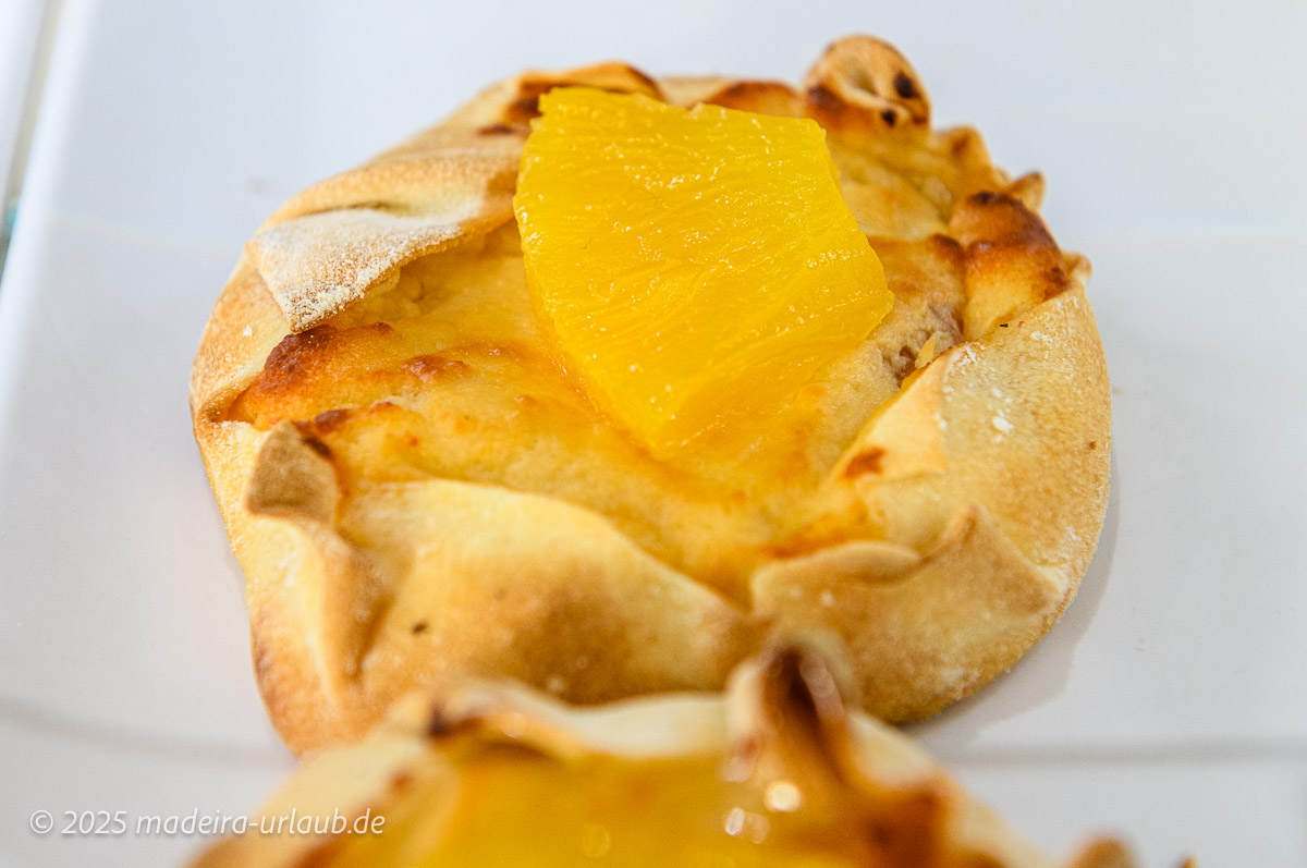 Queijada da Madeira in Variation Ananas