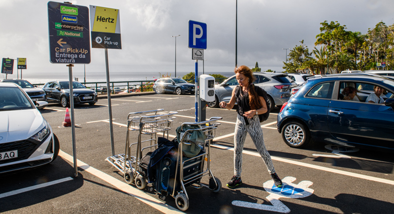 Gepäckwagen sind am Flughafen Madeira kostenfrei