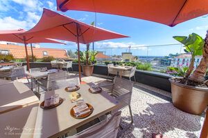 Three House Hotel